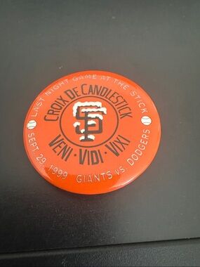VTG San Francisco Giants Croix De Candlestick Button 1999 v. Dodgers MLB